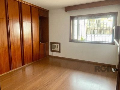 Casa à venda com 381m², 3 quartos, 1 suíte, 2 vagas no bairro Boa Vista em Porto Alegre - Foto 37