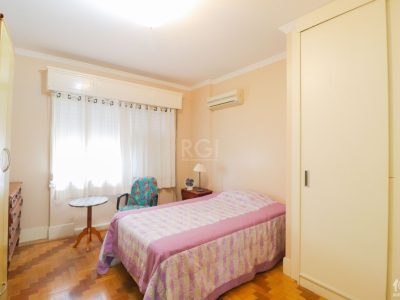 Apartamento à venda com 233m², 3 quartos, 1 suíte, 1 vaga no bairro Independência em Porto Alegre - Foto 26