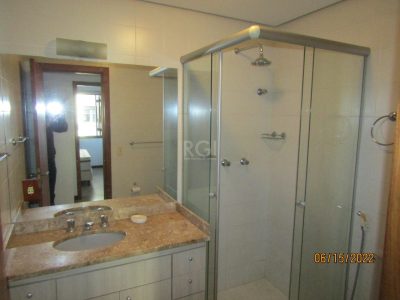 Cobertura à venda com 230m², 3 quartos, 1 suíte, 2 vagas no bairro Bela Vista em Porto Alegre - Foto 16