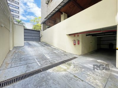 Apartamento à venda com 132m², 3 quartos, 1 suíte, 1 vaga no bairro Petrópolis em Porto Alegre - Foto 43