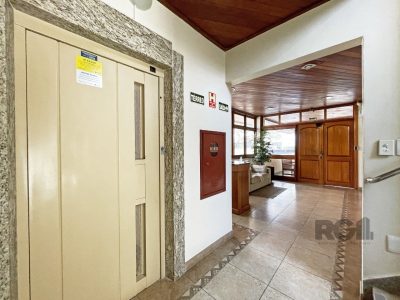 Apartamento à venda com 132m², 3 quartos, 1 suíte, 1 vaga no bairro Petrópolis em Porto Alegre - Foto 6