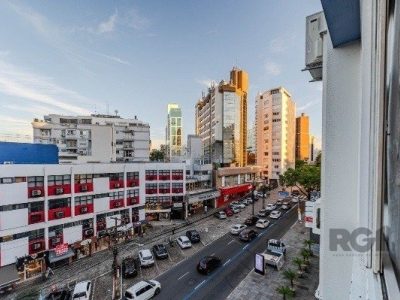 Apartamento à venda com 144m², 3 quartos, 1 suíte, 2 vagas no bairro Moinhos de Vento em Porto Alegre - Foto 27