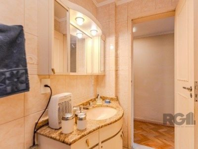 Apartamento à venda com 144m², 3 quartos, 1 suíte, 2 vagas no bairro Moinhos de Vento em Porto Alegre - Foto 25