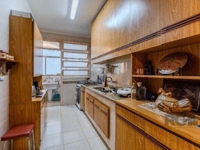 Apartamento à venda com 144m², 3 quartos, 1 suíte, 2 vagas no bairro Moinhos de Vento em Porto Alegre - Foto 11