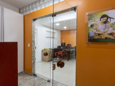 Conjunto/Sala à venda com 141m² no bairro Centro Histórico em Porto Alegre - Foto 5