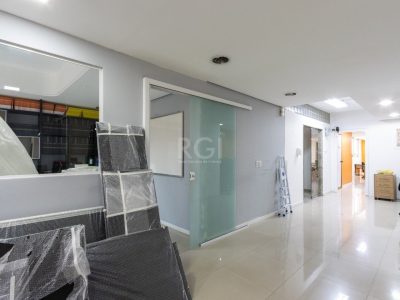 Conjunto/Sala à venda com 141m² no bairro Centro Histórico em Porto Alegre - Foto 22