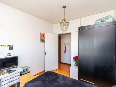 Apartamento à venda com 86m², 3 quartos, 1 vaga no bairro Centro Histórico em Porto Alegre - Foto 2