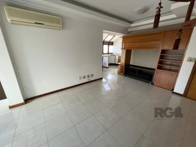 Cobertura à venda com 165m², 3 quartos, 2 suítes, 2 vagas no bairro Higienópolis em Porto Alegre - Foto 2