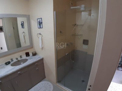 Apartamento à venda com 105m², 3 quartos, 1 suíte, 1 vaga no bairro Medianeira em Porto Alegre - Foto 13