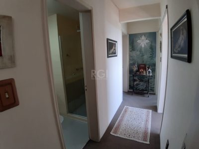 Apartamento à venda com 105m², 3 quartos, 1 suíte, 1 vaga no bairro Medianeira em Porto Alegre - Foto 11