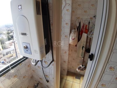 Apartamento à venda com 105m², 3 quartos, 1 suíte, 1 vaga no bairro Medianeira em Porto Alegre - Foto 25