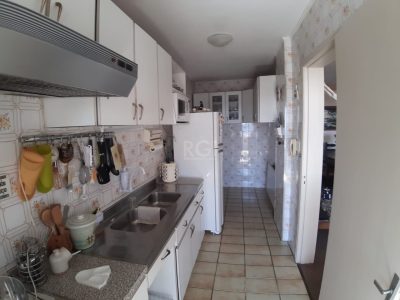 Apartamento à venda com 105m², 3 quartos, 1 suíte, 1 vaga no bairro Medianeira em Porto Alegre - Foto 20