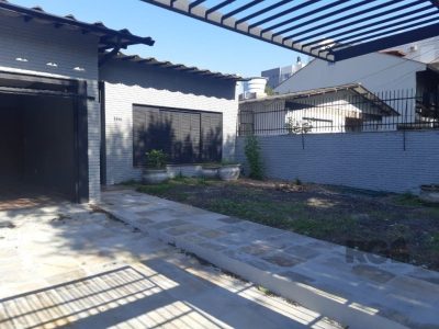 Casa à venda com 250m², 4 quartos, 2 suítes, 4 vagas no bairro Cristo Redentor em Porto Alegre - Foto 3