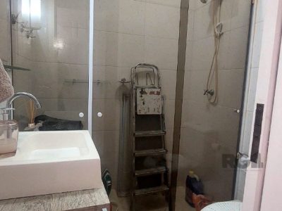 Casa à venda com 116m², 3 quartos, 1 suíte, 2 vagas no bairro Ipanema em Porto Alegre - Foto 32