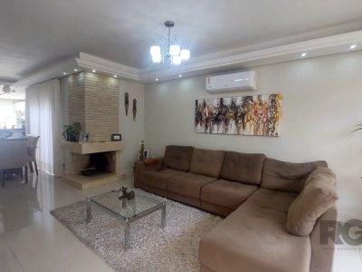 Casa à venda com 116m², 3 quartos, 1 suíte, 2 vagas no bairro Ipanema em Porto Alegre - Foto 12