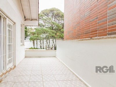 Casa à venda com 540m², 5 quartos, 4 suítes, 4 vagas no bairro Três Figueiras em Porto Alegre - Foto 4