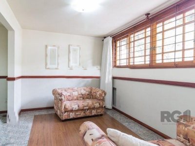 Casa à venda com 540m², 5 quartos, 4 suítes, 4 vagas no bairro Três Figueiras em Porto Alegre - Foto 20