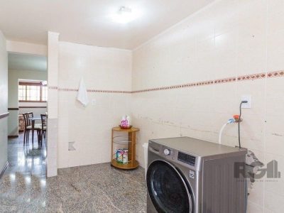 Casa à venda com 540m², 5 quartos, 4 suítes, 4 vagas no bairro Três Figueiras em Porto Alegre - Foto 21