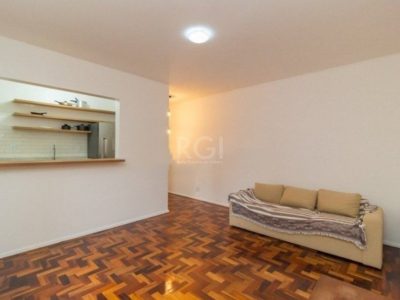 Apartamento à venda com 76m², 2 quartos no bairro Petrópolis em Porto Alegre - Foto 2