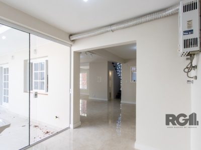 Casa Condominio à venda com 221m², 4 quartos, 1 suíte, 3 vagas no bairro Ipanema em Porto Alegre - Foto 16