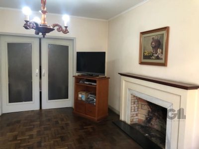 Casa à venda com 257m², 4 quartos, 1 suíte, 2 vagas no bairro Menino Deus em Porto Alegre - Foto 5