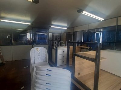 Conjunto/Sala à venda com 144m² no bairro Centro Histórico em Porto Alegre - Foto 4