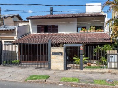 Casa à venda com 352m², 4 quartos, 2 suítes, 4 vagas no bairro Petrópolis em Porto Alegre - Foto 3