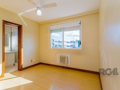 Apartamento à venda com 102m², 3 quartos, 1 suíte, 2 vagas no bairro Auxiliadora em Porto Alegre - Foto 5