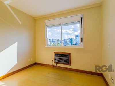 Apartamento à venda com 102m², 3 quartos, 1 suíte, 2 vagas no bairro Auxiliadora em Porto Alegre - Foto 6