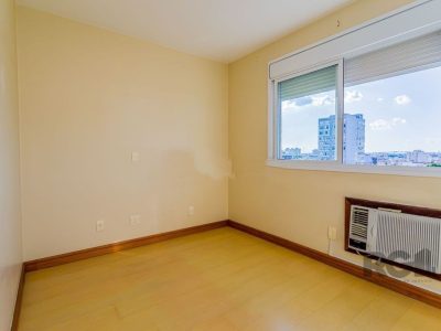 Apartamento à venda com 102m², 3 quartos, 1 suíte, 2 vagas no bairro Auxiliadora em Porto Alegre - Foto 12