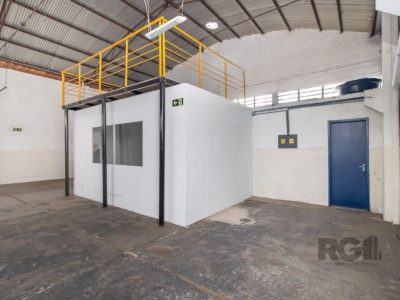 Depósito/Pavilhão à venda com 300m² no bairro Petrópolis em Porto Alegre - Foto 4