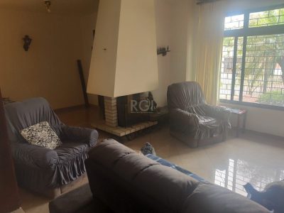 Casa à venda com 195m², 3 quartos, 1 suíte, 3 vagas no bairro Ipanema em Porto Alegre - Foto 7