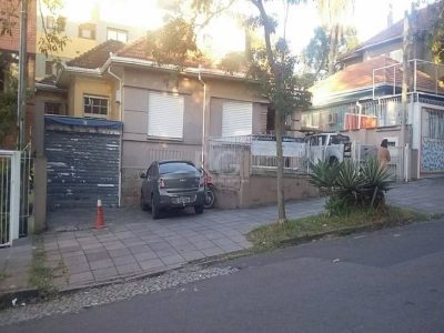 Casa à venda com 144m², 2 quartos, 1 suíte, 4 vagas no bairro Petrópolis em Porto Alegre - Foto 2