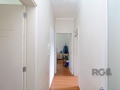 Casa à venda com 350m², 3 suítes, 4 vagas no bairro Ipanema em Porto Alegre - Foto 24