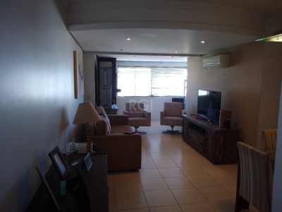 Apartamento à venda com 100m², 3 quartos, 1 suíte, 2 vagas no bairro Tristeza em Porto Alegre - Foto 4