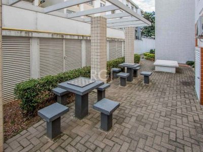 Apartamento à venda com 63m², 3 quartos, 1 suíte, 1 vaga no bairro Cristal em Porto Alegre - Foto 2