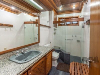 Casa à venda com 280m², 3 quartos, 2 suítes, 8 vagas no bairro Partenon em Porto Alegre - Foto 12