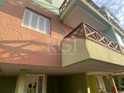 Casa Condominio à venda com 195m², 3 quartos, 1 suíte, 2 vagas no bairro Menino Deus em Porto Alegre - Foto 2