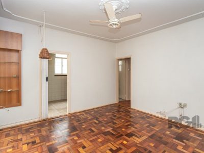 Apartamento à venda com 54m², 2 quartos no bairro Centro em Porto Alegre - Foto 2