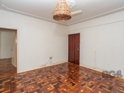 Apartamento à venda com 54m², 2 quartos no bairro Centro em Porto Alegre - Foto 3