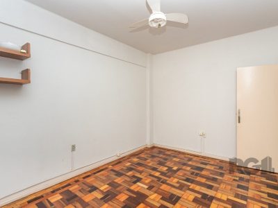 Apartamento à venda com 54m², 2 quartos no bairro Centro em Porto Alegre - Foto 8