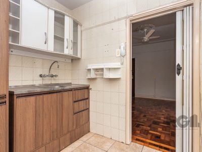 Apartamento à venda com 54m², 2 quartos no bairro Centro em Porto Alegre - Foto 17