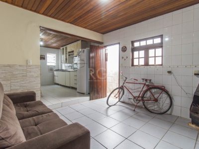 Casa à venda com 89m², 3 quartos, 1 suíte no bairro Menino Deus em Porto Alegre - Foto 6