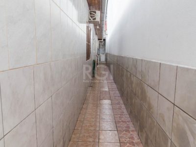 Casa à venda com 89m², 3 quartos, 1 suíte no bairro Menino Deus em Porto Alegre - Foto 20