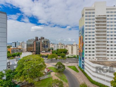 Cobertura à venda com 191m², 3 quartos, 1 suíte, 1 vaga no bairro Centro Histórico em Porto Alegre - Foto 54