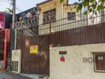 Casa à venda com 148m², 3 quartos, 1 suíte, 2 vagas no bairro Floresta em Porto Alegre - Foto 31