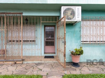 Casa à venda com 250m², 3 quartos, 1 suíte, 5 vagas no bairro Tristeza em Porto Alegre - Foto 3