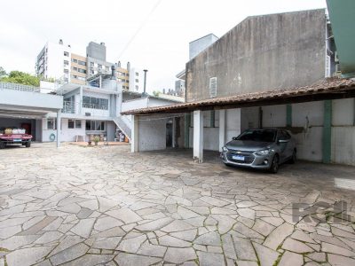 Casa à venda com 250m², 3 quartos, 1 suíte, 5 vagas no bairro Tristeza em Porto Alegre - Foto 45