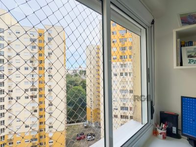 Apartamento à venda com 66m², 3 quartos, 1 suíte, 1 vaga no bairro Partenon em Porto Alegre - Foto 12