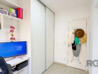 Apartamento à venda com 66m², 3 quartos, 1 suíte, 1 vaga no bairro Partenon em Porto Alegre - Foto 20